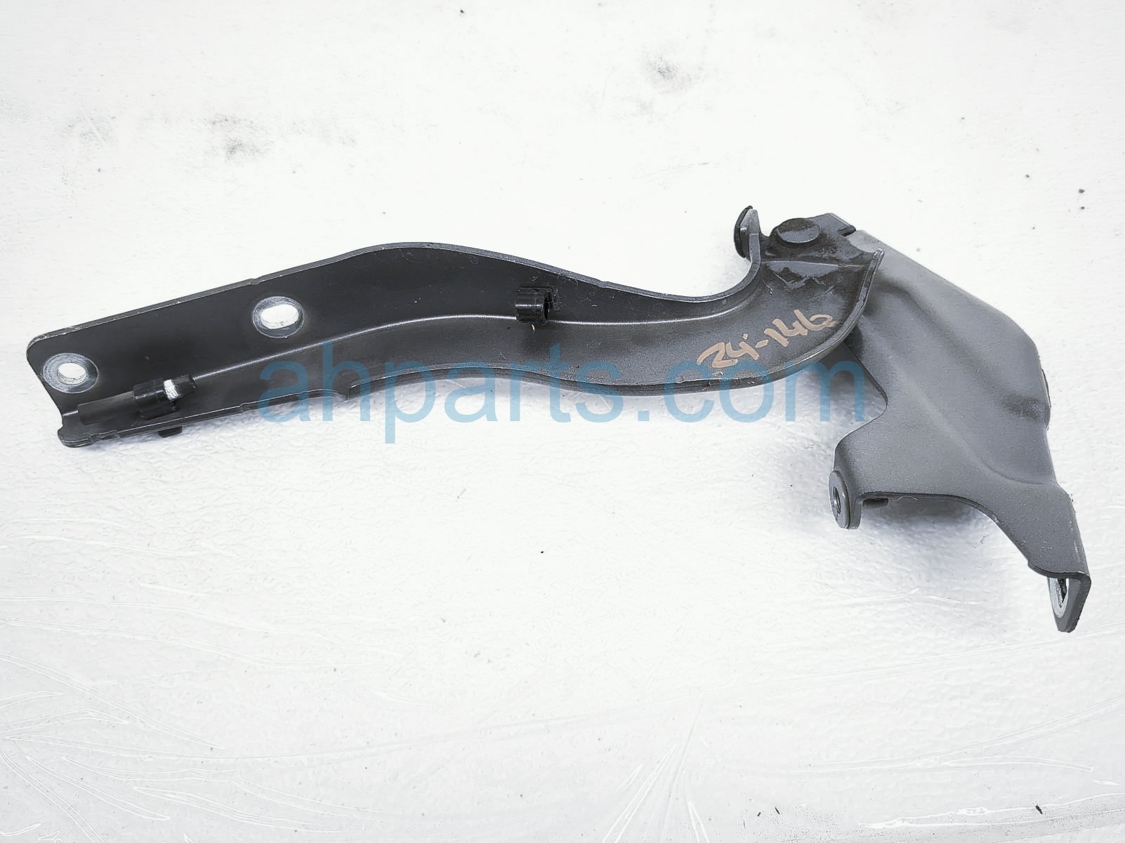 $30 Nissan FR/RH HOOD HINGE $30 Nissan FR/RH HOOD HINGE