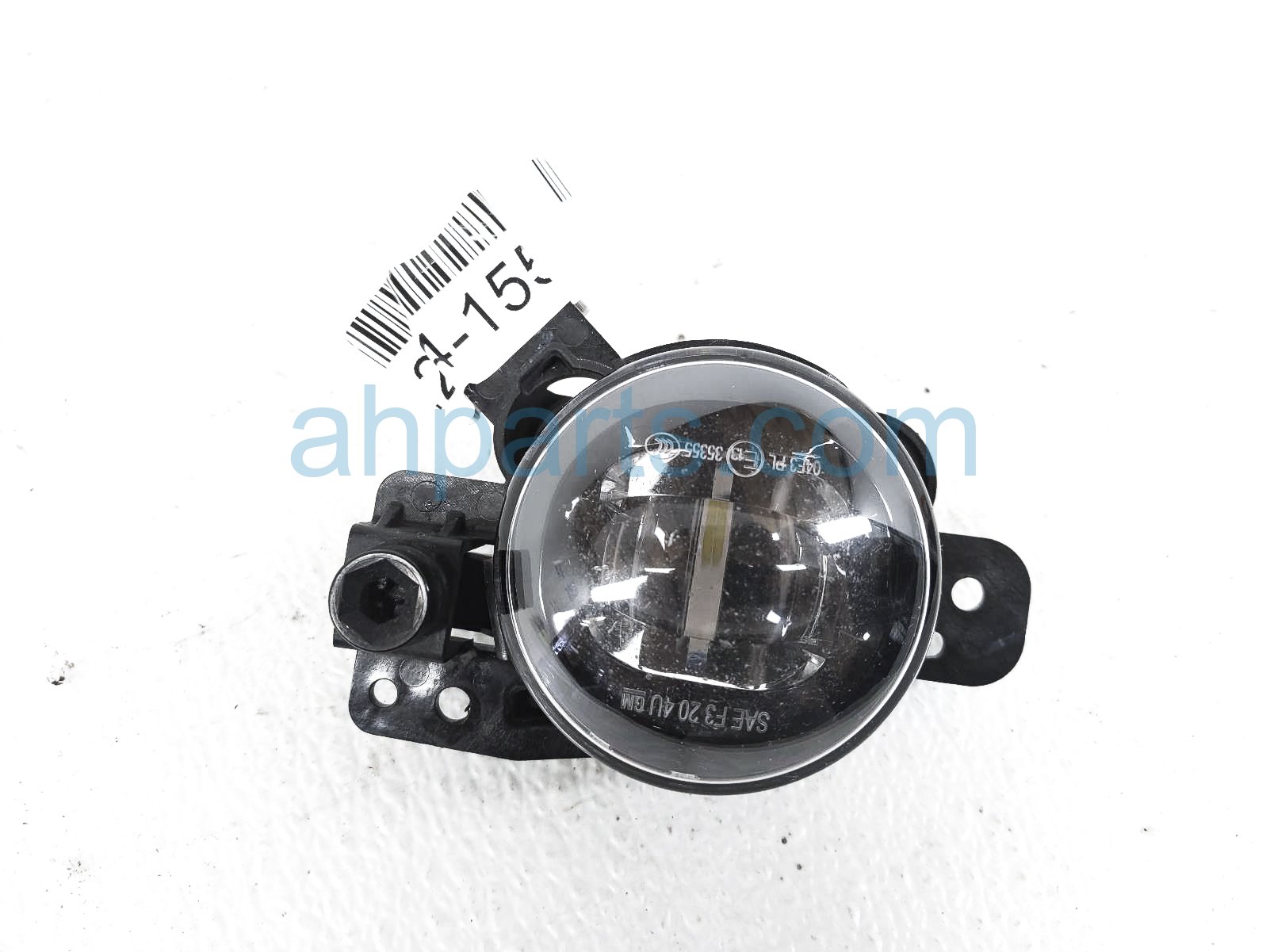 $75 Chevy RH FOG LAMP / LIGHT W/BRACKET $75 Chevy RH FOG LAMP / LIGHT W/BRACKET