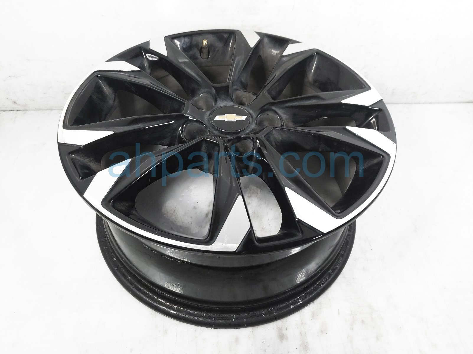 $200 Chevy FR/RH WHEEL / RIM $200 Chevy FR/RH WHEEL / RIM