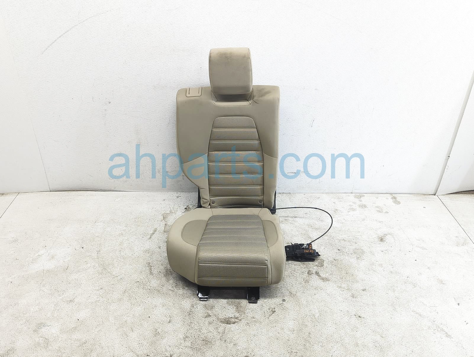 $150 Honda 2ND ROW RH SEAT ASSY - TAN EX $150 Honda 2ND ROW RH SEAT ASSY - TAN EX