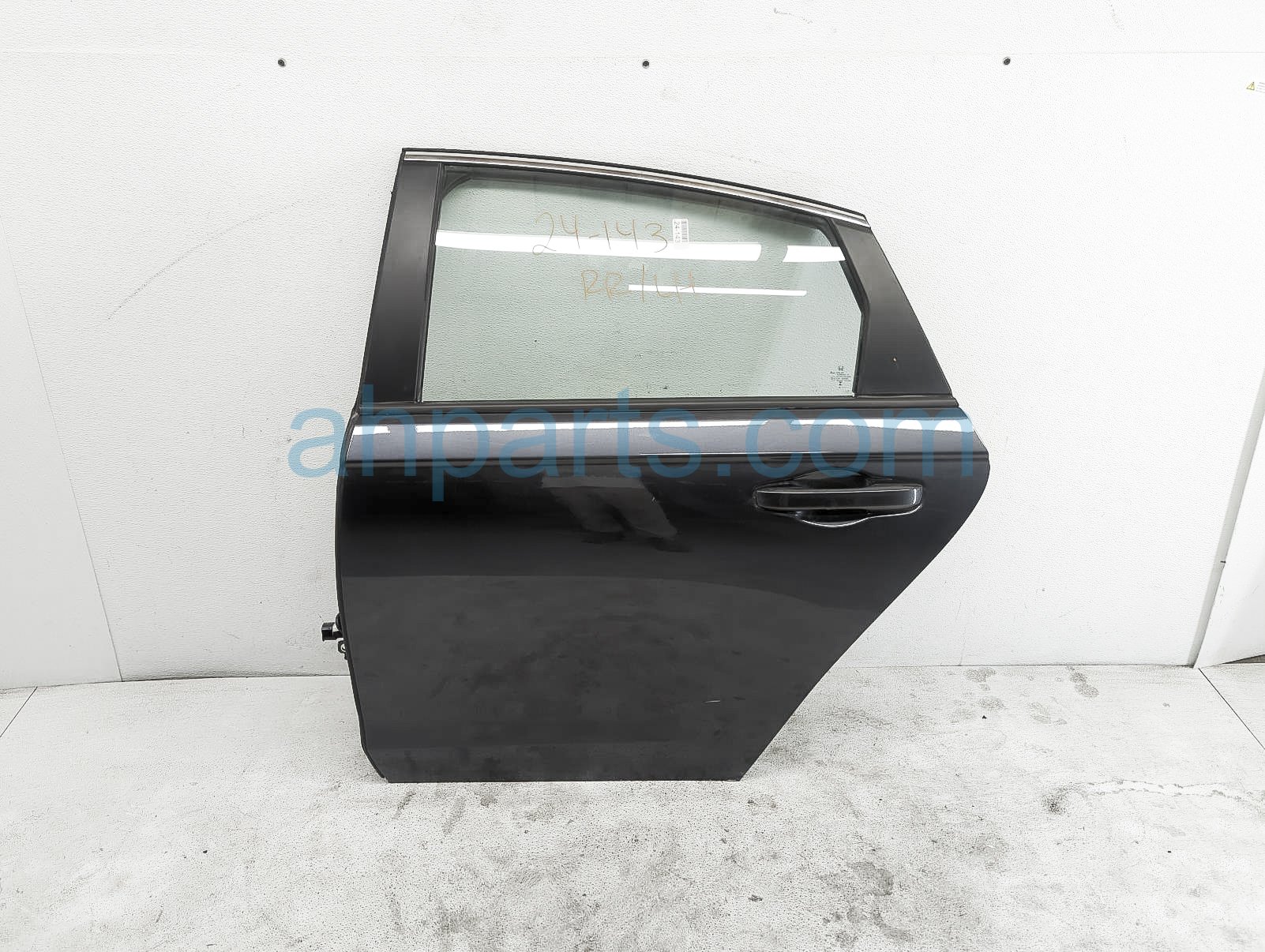 $995 Honda RR/LH DOOR - GREY- NO INSIDE TRIM $995 Honda RR/LH DOOR - GREY- NO INSIDE TRIM