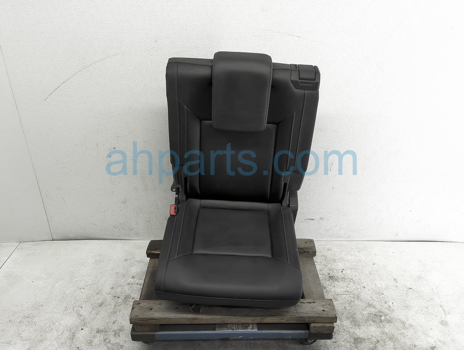 $150 Volkswagen 3RD ROW LH SEAT - BLACK LEATHER $150 Volkswagen 3RD ROW LH SEAT - BLACK LEATHER