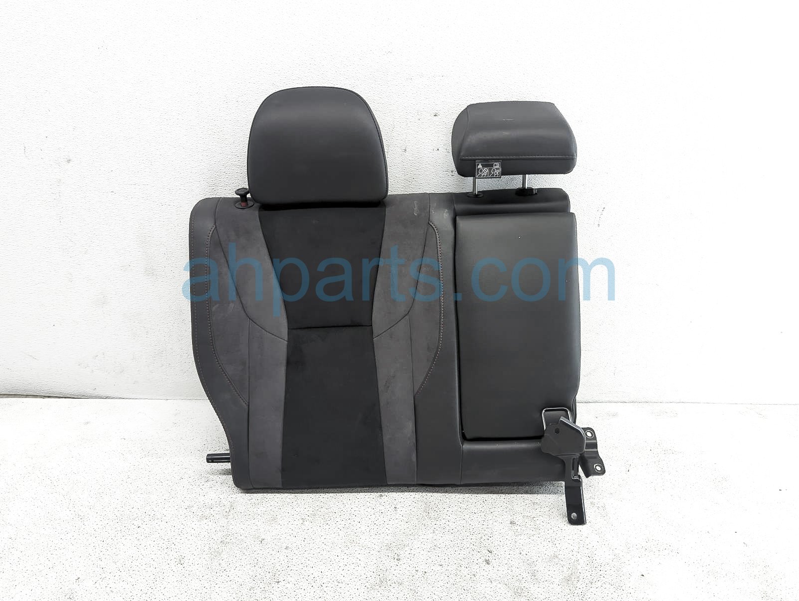 $150 Subaru 2ND ROW LH UPPER SEAT CUSHION - BLK