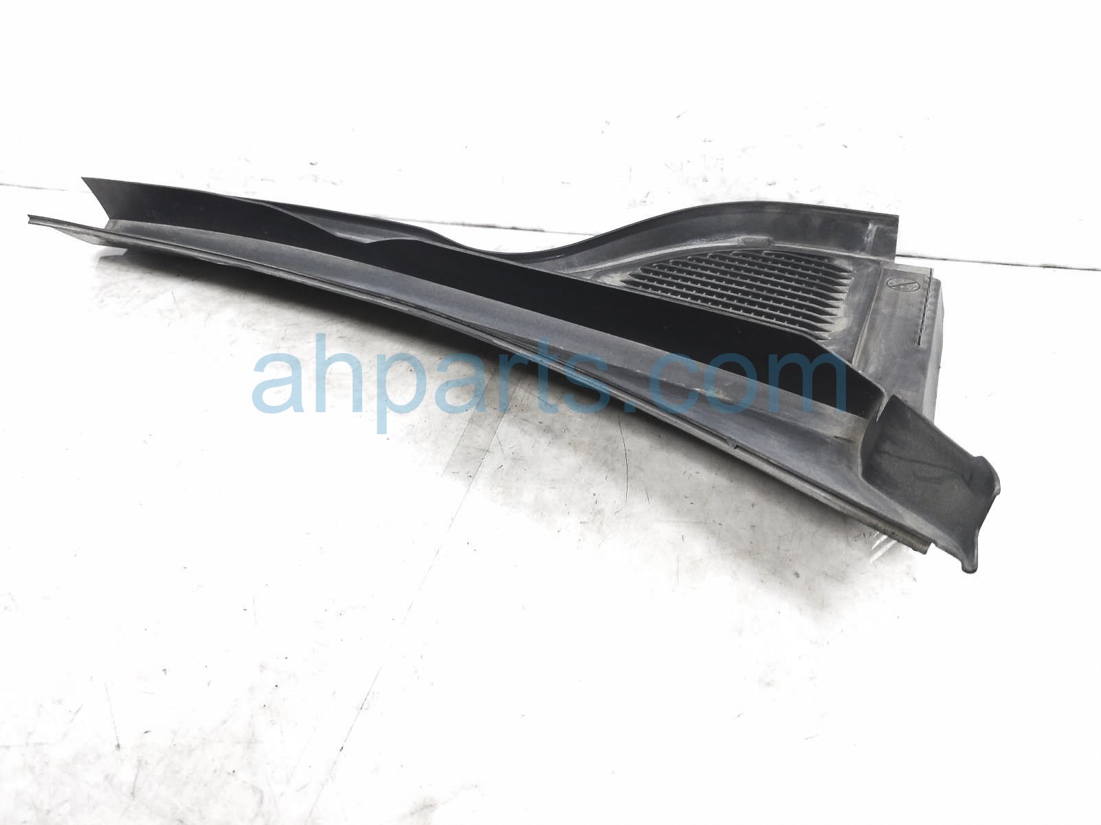 $25 Volkswagen RH WINDSHIELD COWL GRILLE PANEL $25 Volkswagen RH WINDSHIELD COWL GRILLE PANEL