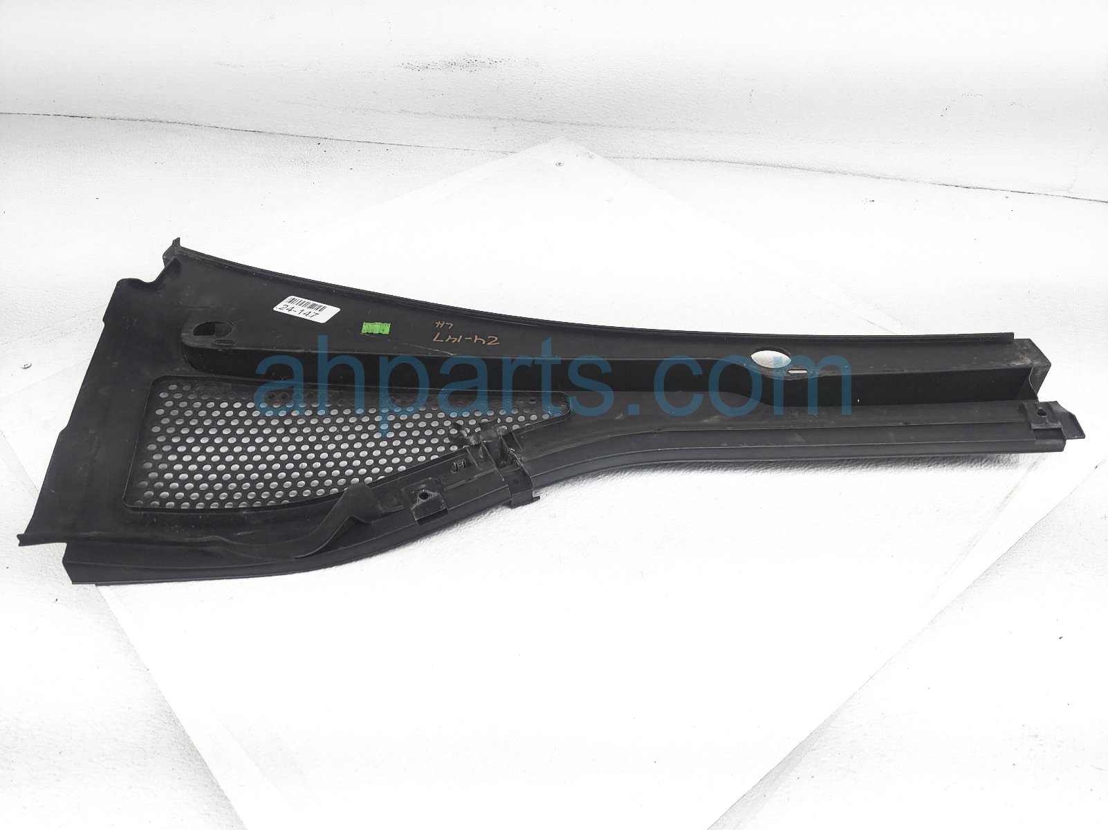 $40 Volkswagen LH COWL VENT PLASTIC PANEL $40 Volkswagen LH COWL VENT PLASTIC PANEL