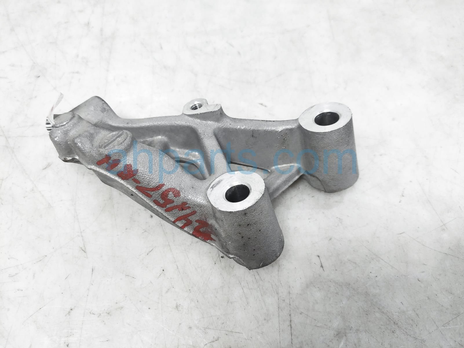 $29 Honda RH ENGINE SIDE MOUNT BRACKET - 3.5L