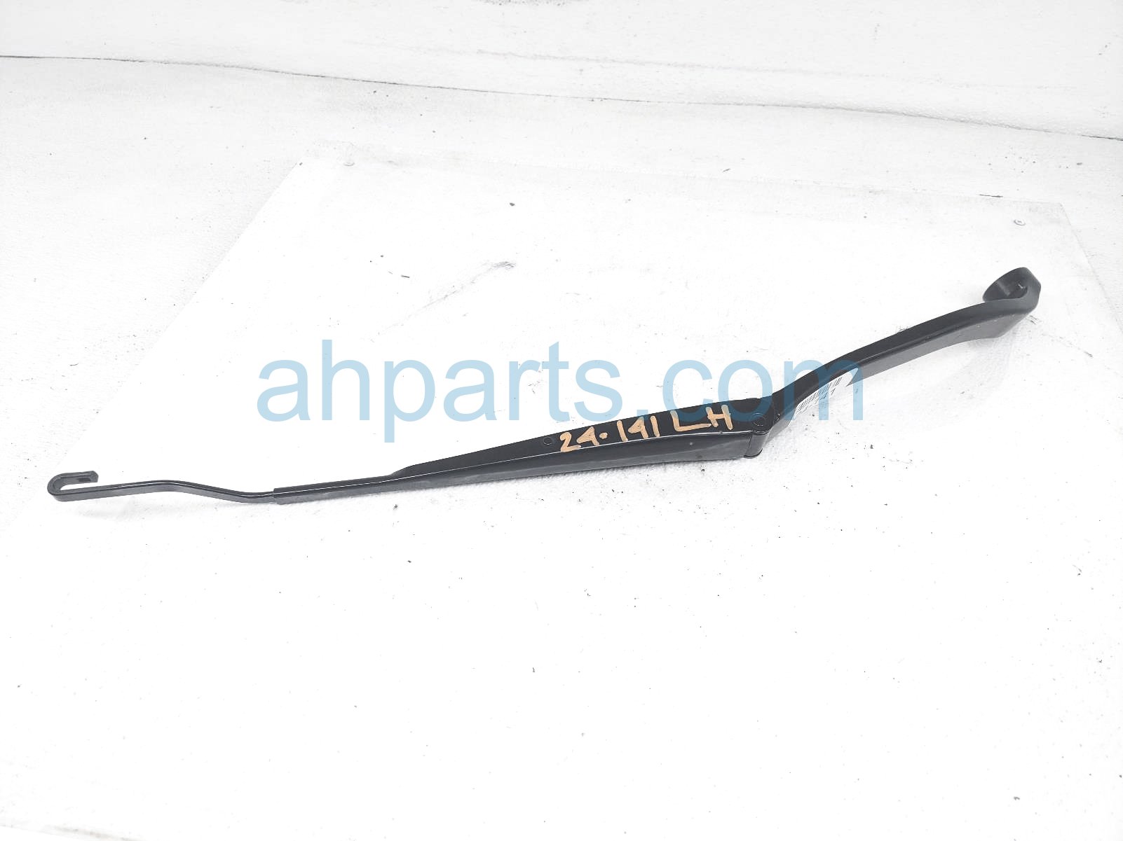 $20 Honda LH WINDSHIELD WIPER ARM $20 Honda LH WINDSHIELD WIPER ARM