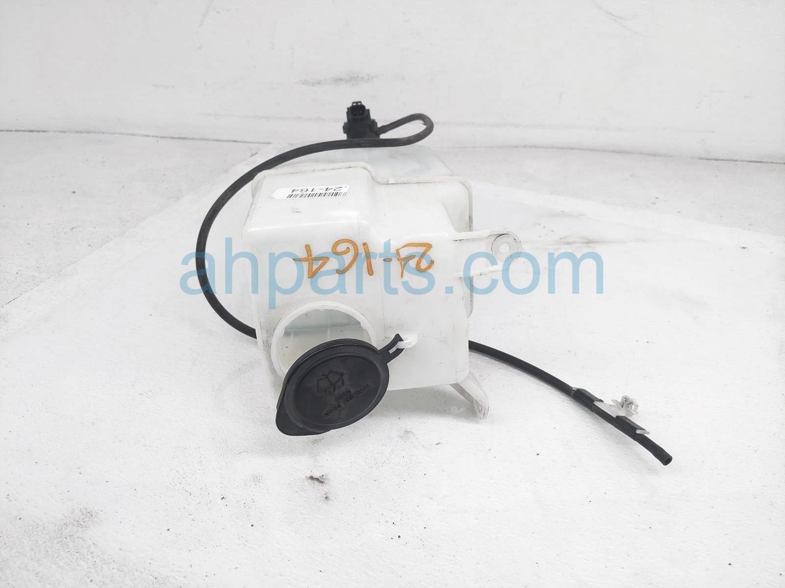 $60 Toyota WINDSHIELD WASHER RESERVOIR TANK $60 Toyota WINDSHIELD WASHER RESERVOIR TANK