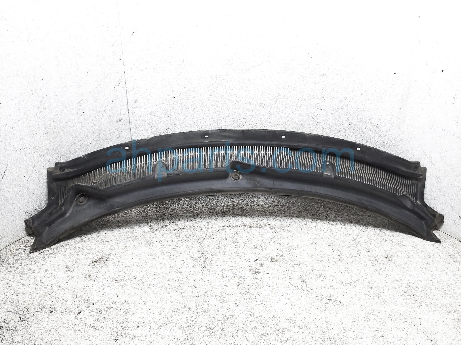 $125 Ford WINDSHIELD COWL ASSY $125 Ford WINDSHIELD COWL ASSY