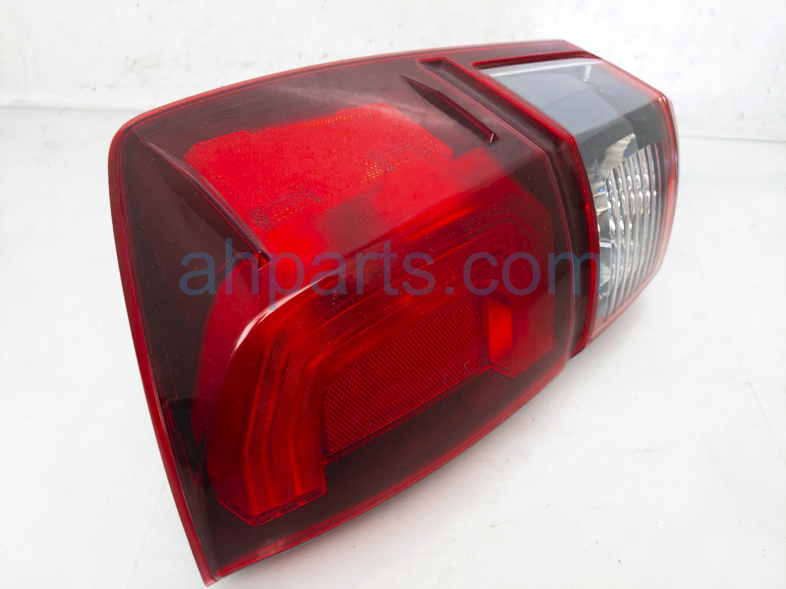 $115 Toyota RH TAIL LAMP (ON BODY)