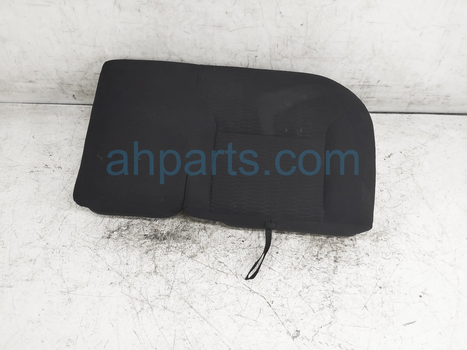 $200 Toyota RR/RH LOWER SEAT CUSHION - BLACK CC