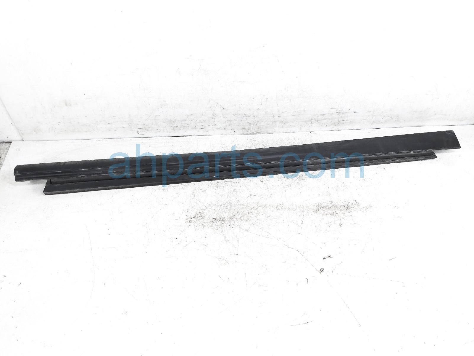 $120 Honda RH SIDE SKIRT / MOLDING - BLACK