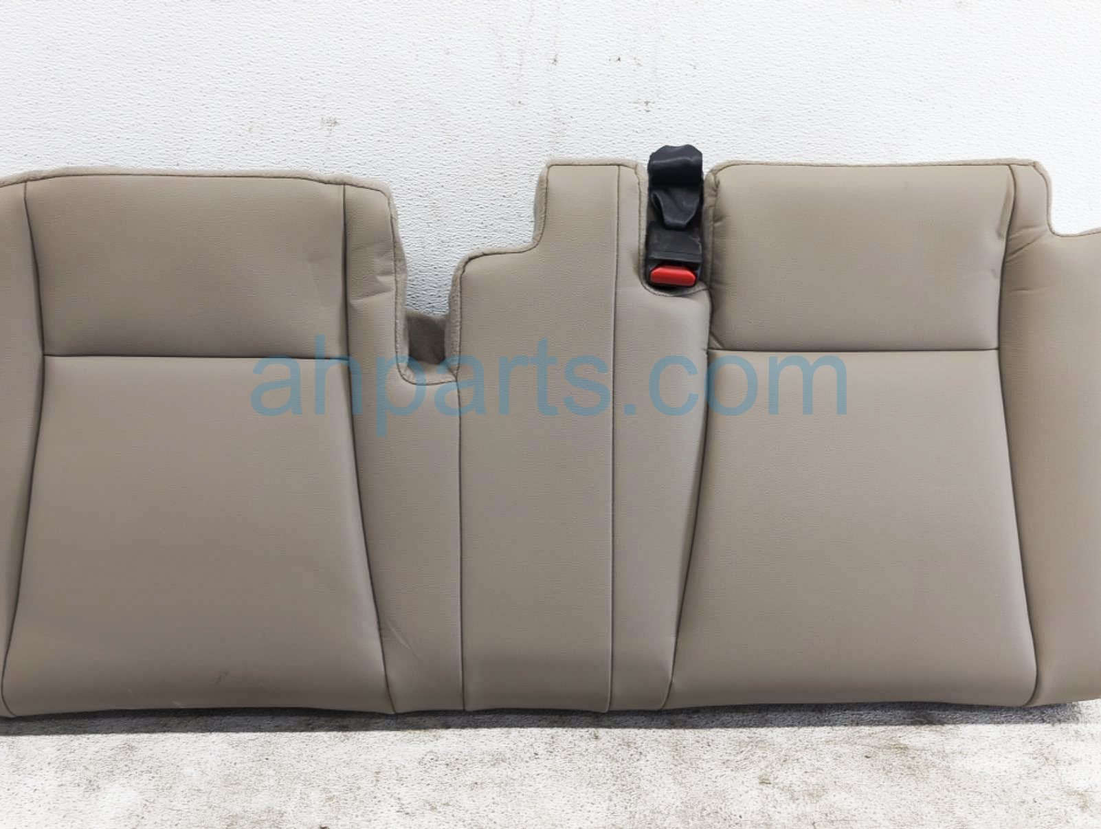 $100 Honda 3RD ROW LOWER BOTTOM PORTION -TAN $100 Honda 3RD ROW LOWER BOTTOM PORTION -TAN