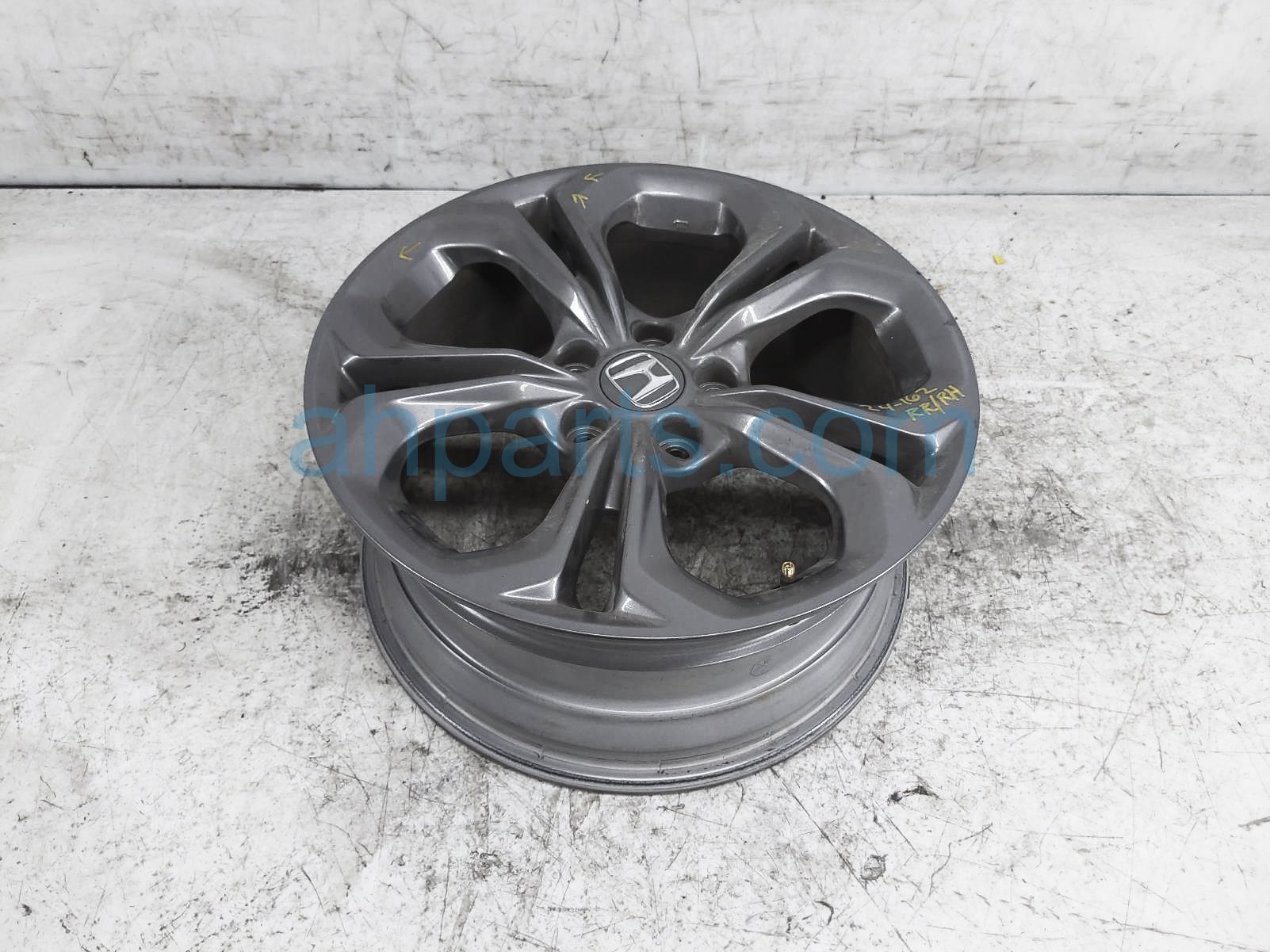 $215 Honda RR/RH WHEEL / RIM