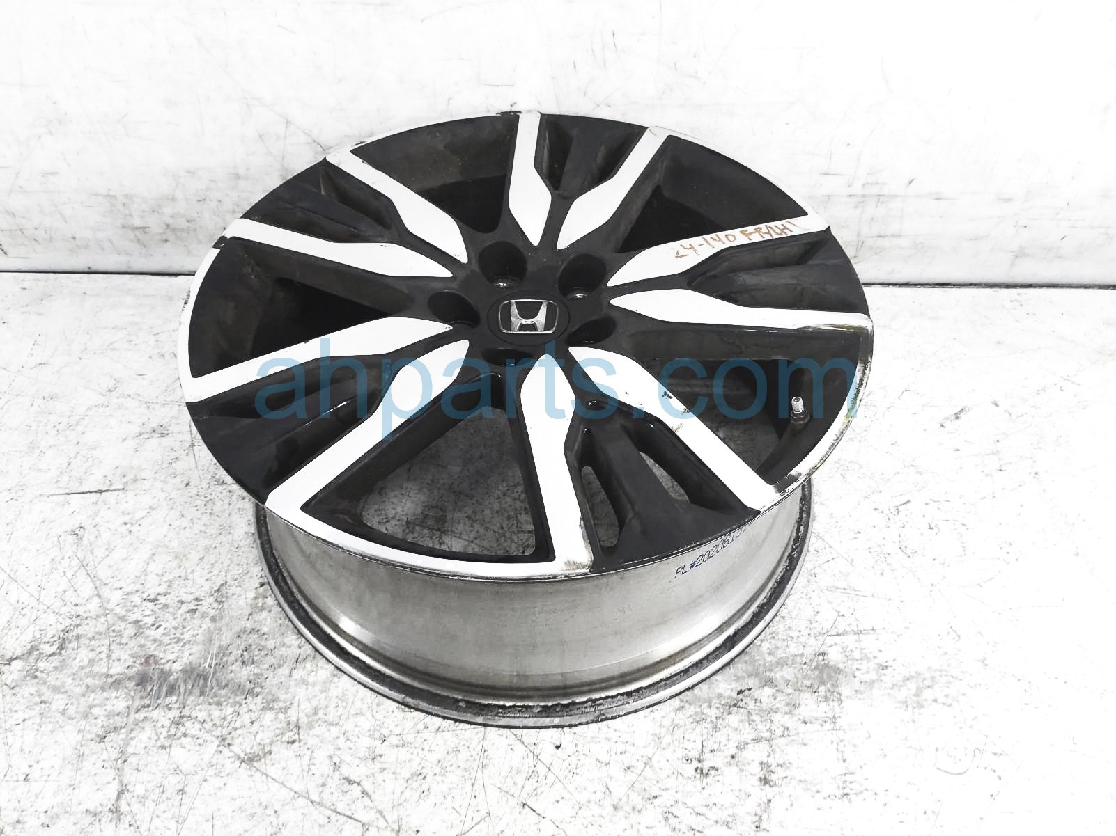 $225 Honda FR/LH WHEEL / RIM $225 Honda FR/LH WHEEL / RIM