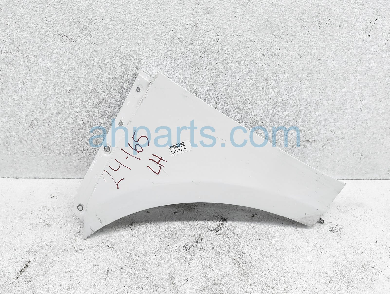 $250 Porsche LH LOWER FENDER - WHITE $250 Porsche LH LOWER FENDER - WHITE