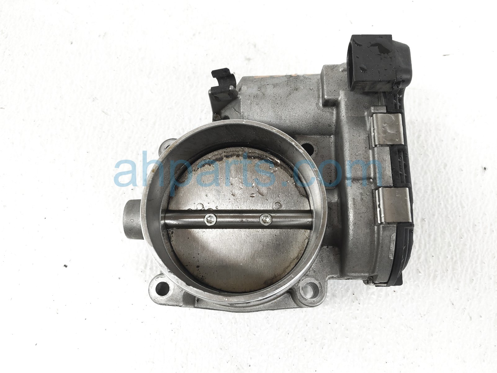$69 Porsche LH THROTTLE BODY $69 Porsche LH THROTTLE BODY