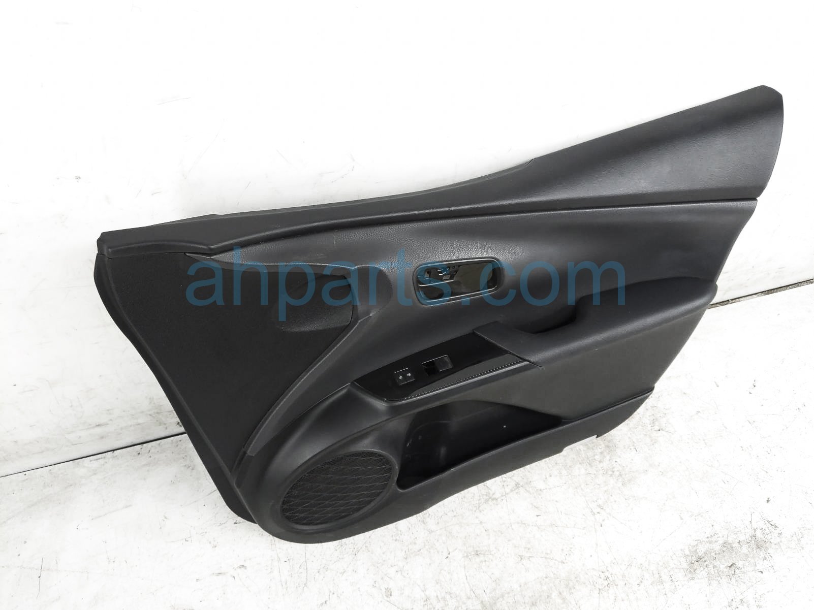 $100 Toyota FR/RH INTERIOR DOOR PANEL - BLACK PR