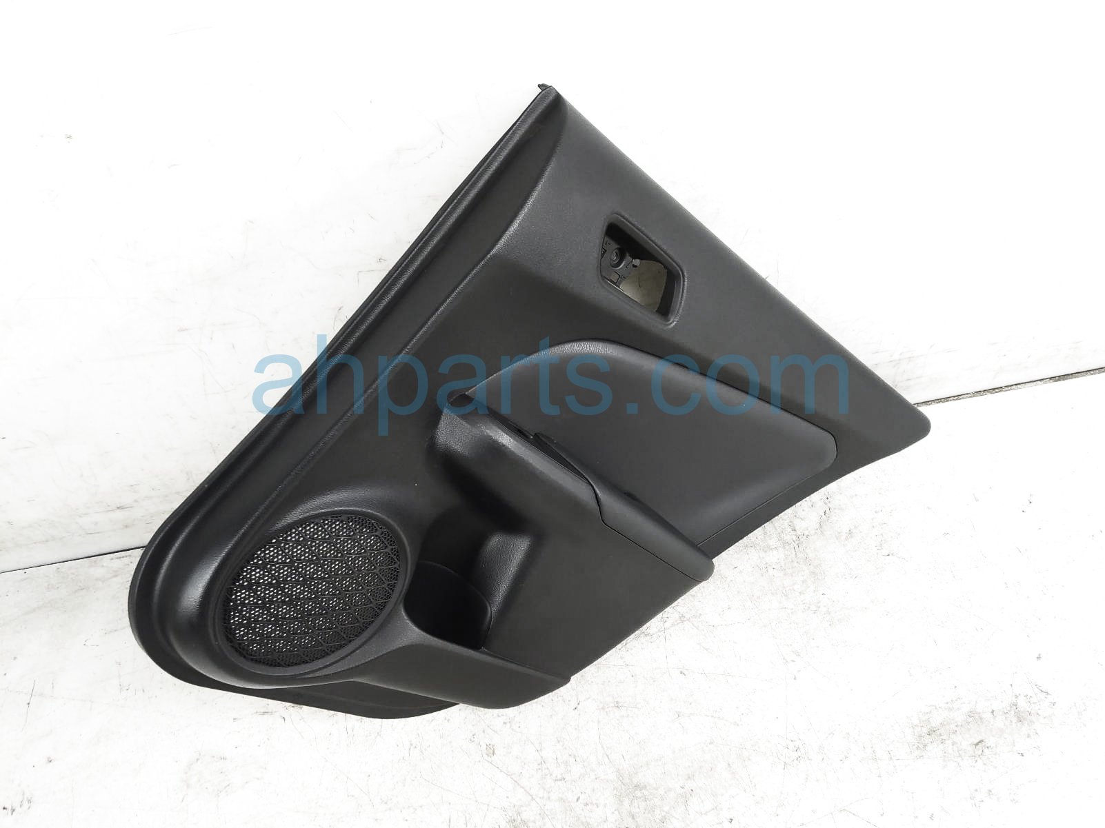 $75 Toyota RR/RH INTERIOR DOOR PANEL - BLACK PR