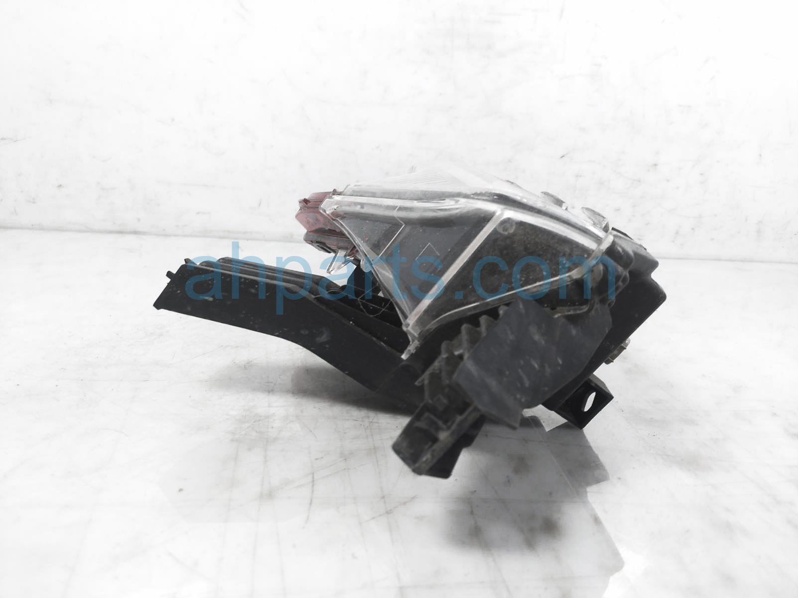 Sold 2019 Toyota Prius Light / Rear Passenger Tail Lamp (on Bumper) 81531 47010 Replacement Sold 2019 Toyota Prius Light / Rear Passenger Tail Lamp (on Bumper) 81531 47010 Replacement thumbnail
