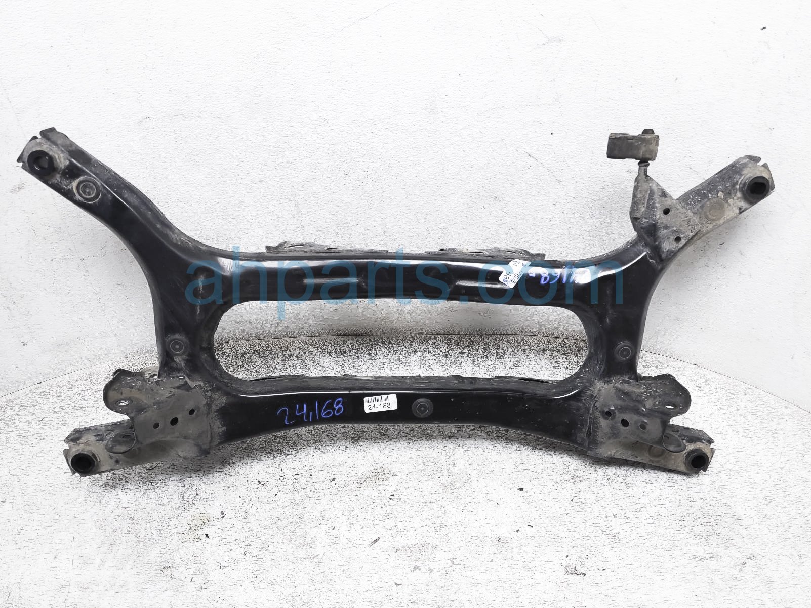 $174 Toyota REAR SUB FRAME / CRADLE