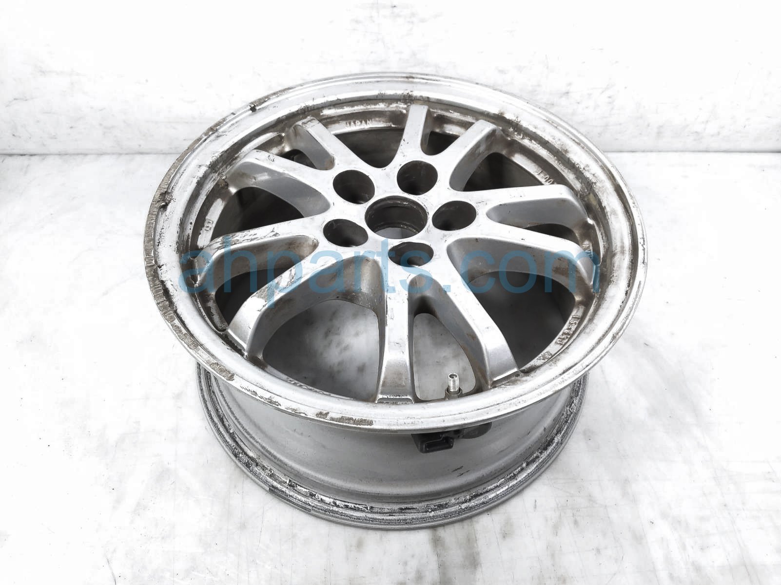 $100 Toyota FR/RH WHEEL / RIM