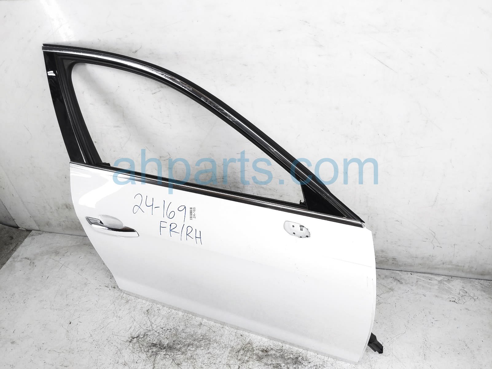 $999 Audi FR/RH DOOR - WHITE - NO MIRROR/TRIM $999 Audi FR/RH DOOR - WHITE - NO MIRROR/TRIM