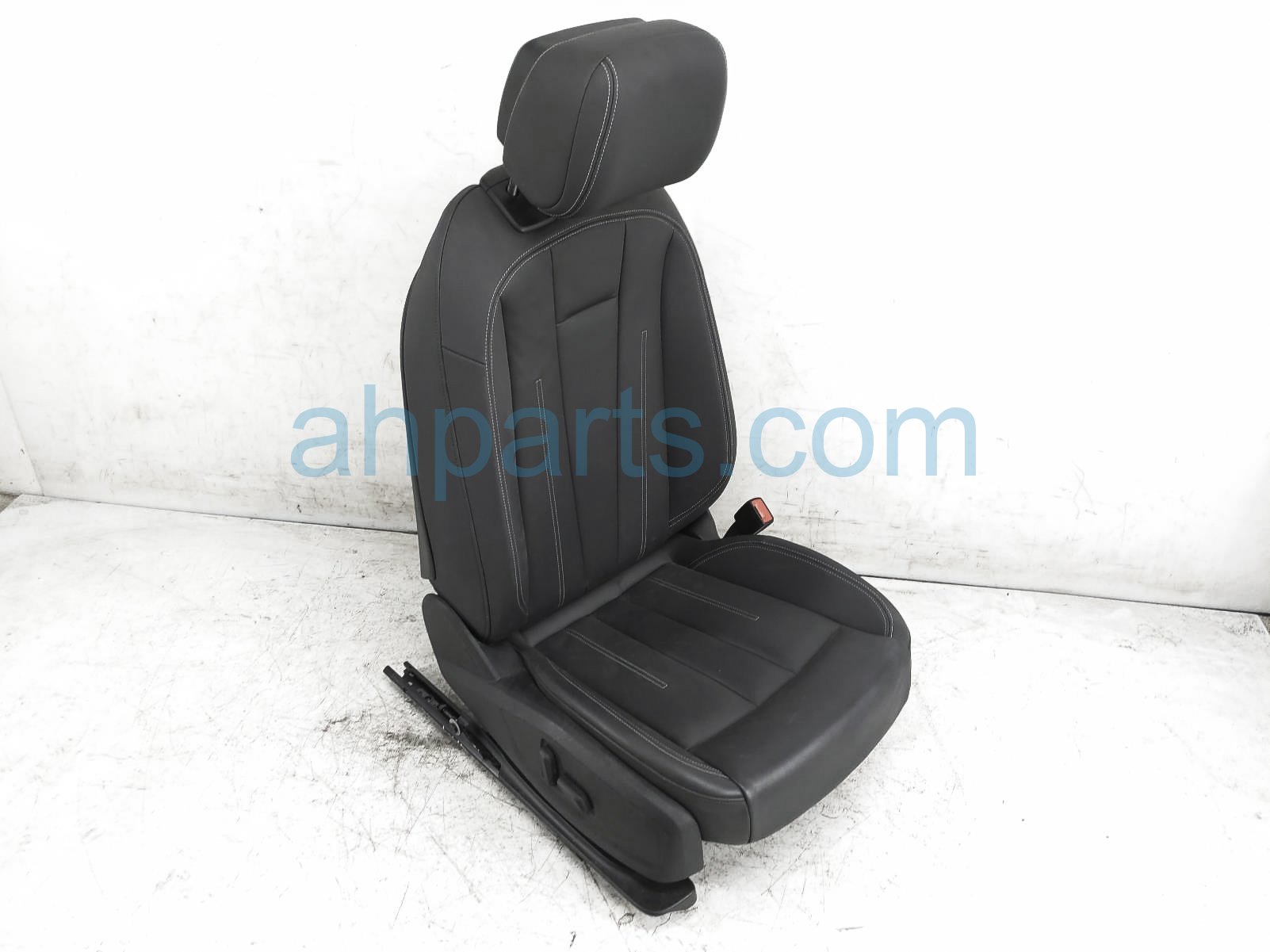 $200 Audi FR/RH SEAT - BLACK - W/ AIRBAG $200 Audi FR/RH SEAT - BLACK - W/ AIRBAG