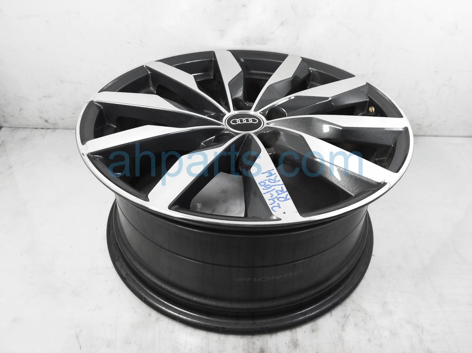 $250 Audi RR/RH WHEEL / RIM $250 Audi RR/RH WHEEL / RIM