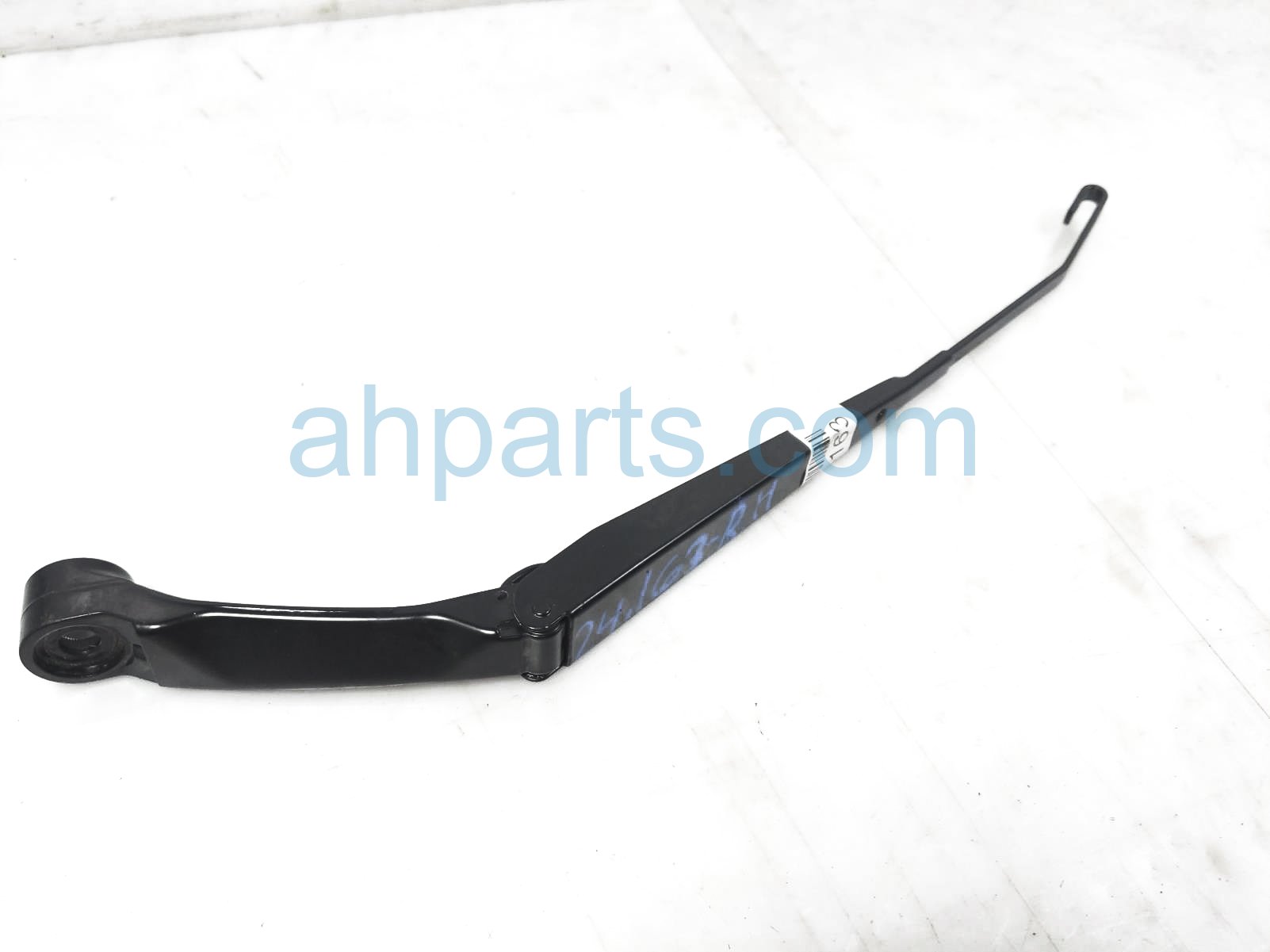 $35 Toyota LH WINDSHIELD WIPER ARM