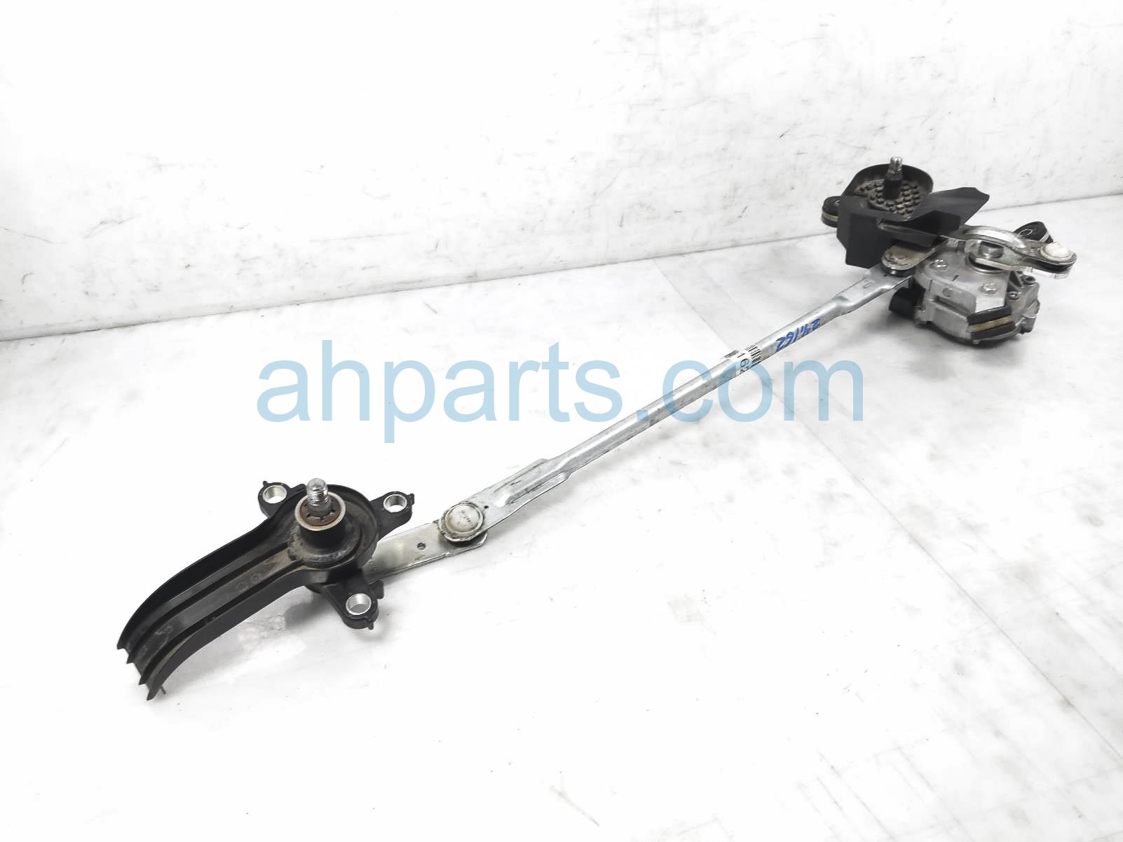 $90 Honda WINDSHIELD WIPER MOTOR W/ARM ASSY $90 Honda WINDSHIELD WIPER MOTOR W/ARM ASSY
