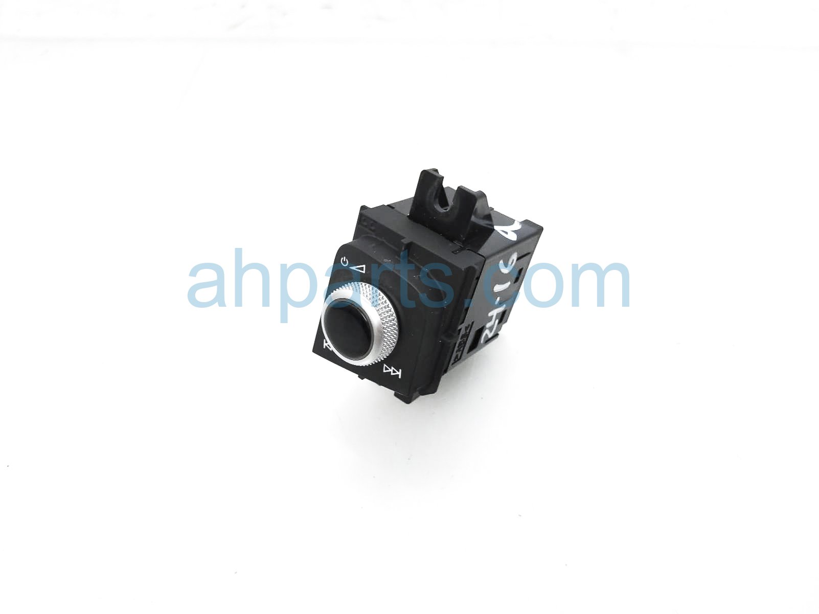 $35 Audi AUDIO / RADIO VOLUME CONTROL SWITCH* $35 Audi AUDIO / RADIO VOLUME CONTROL SWITCH*