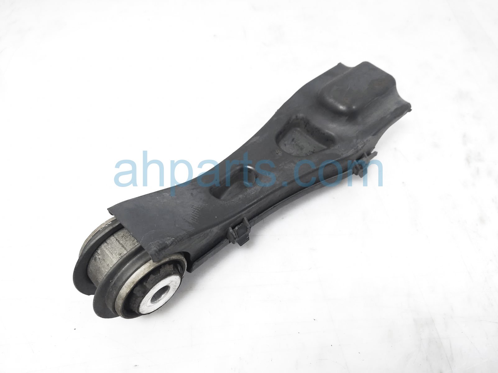 $20 Mercedes RR/LH LATERAL TIE ROD CONTROL ARM $20 Mercedes RR/LH LATERAL TIE ROD CONTROL ARM
