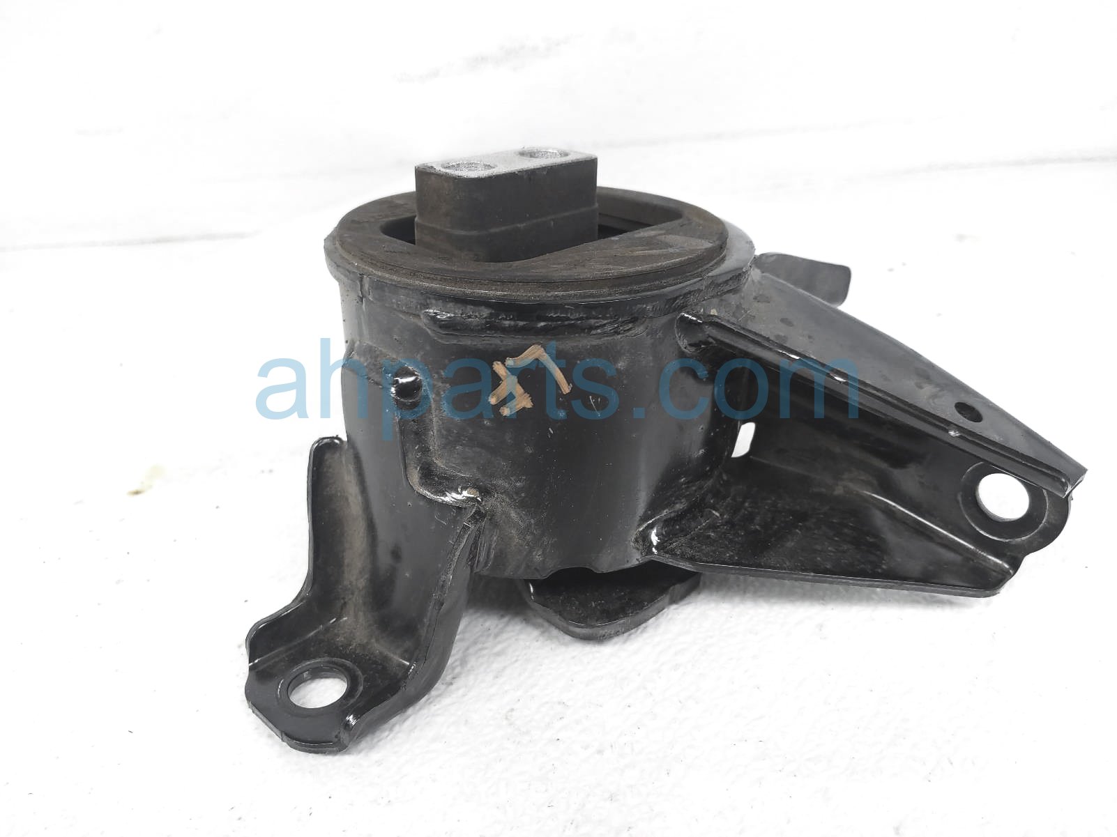 $75 Hyundai LH TRANSMISSION MOUNT - 3.8L $75 Hyundai LH TRANSMISSION MOUNT - 3.8L