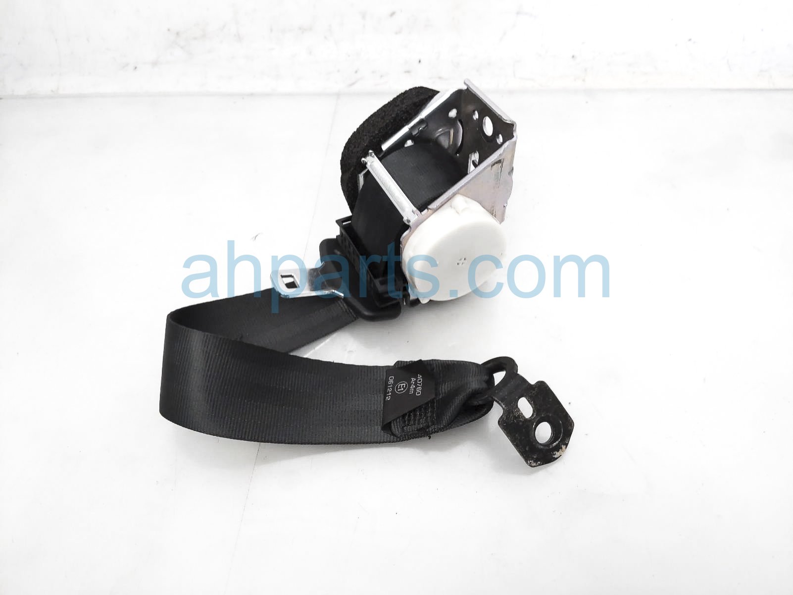 $50 Ford 2ND ROW LH BELT RETRACTOR - BLACK $50 Ford 2ND ROW LH BELT RETRACTOR - BLACK