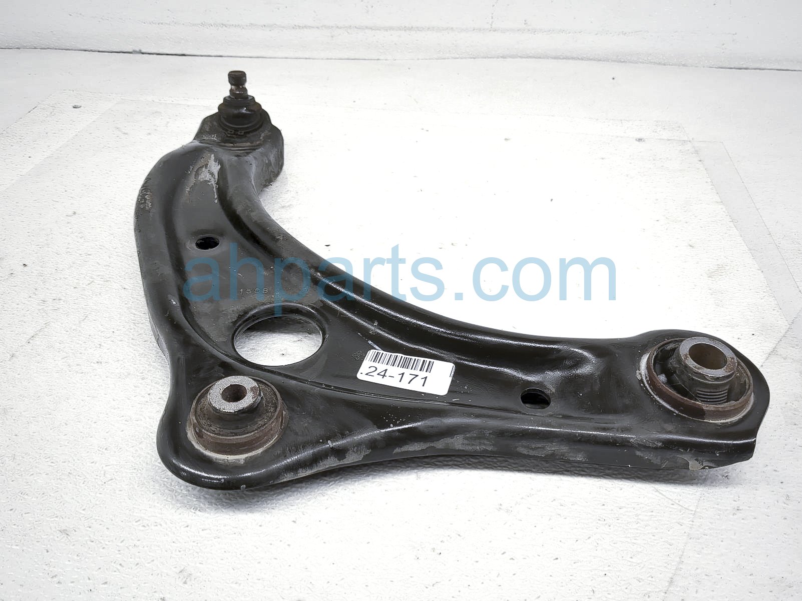 $115 Nissan FR/RH LOWER CONTROL ARM