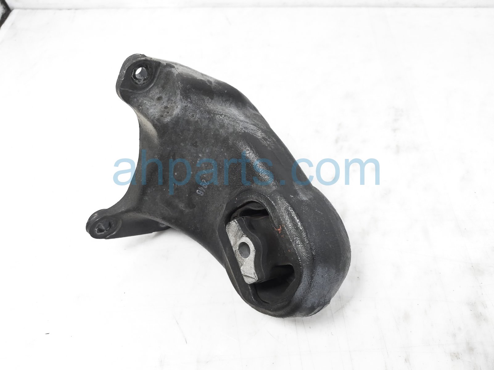 $40 Jeep LH ENGINE MOUNT INSULATOR - 3.6L $40 Jeep LH ENGINE MOUNT INSULATOR - 3.6L
