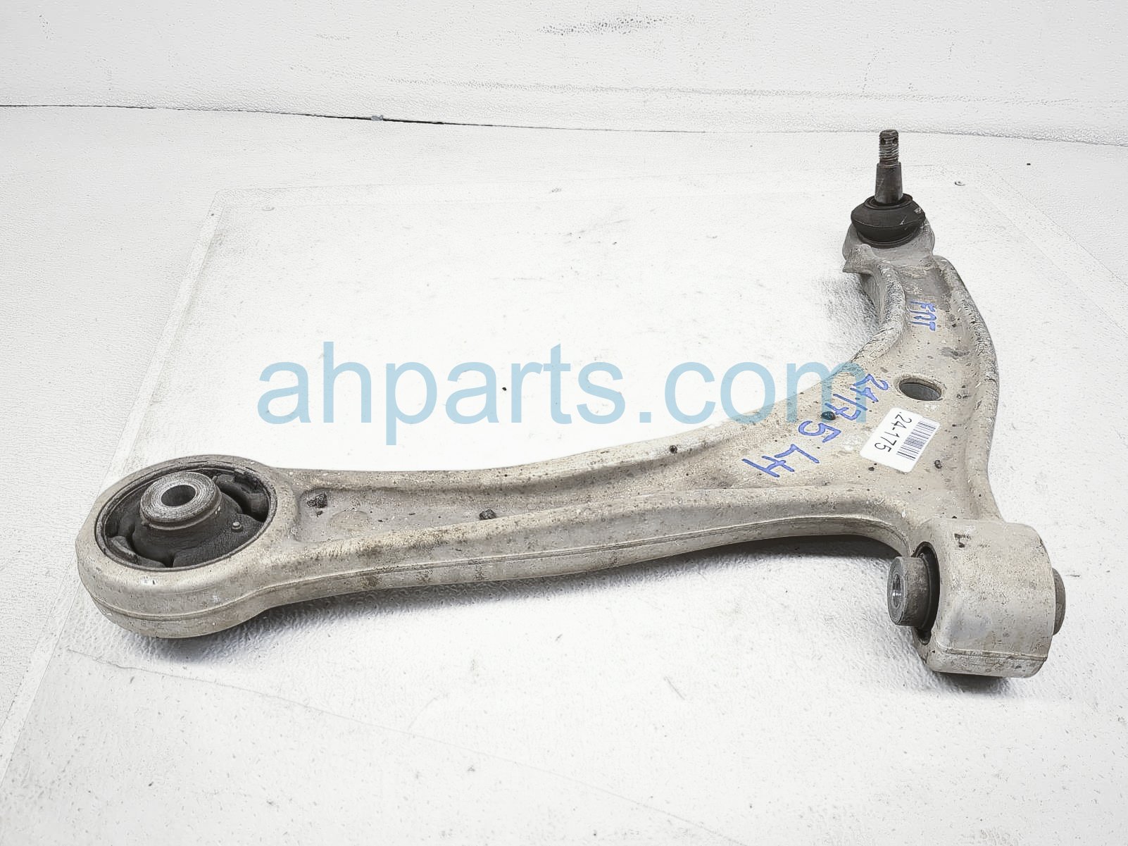 $100 Honda FR/LH LOWER CONTROL ARM - WORN BUSH $100 Honda FR/LH LOWER CONTROL ARM - WORN BUSH