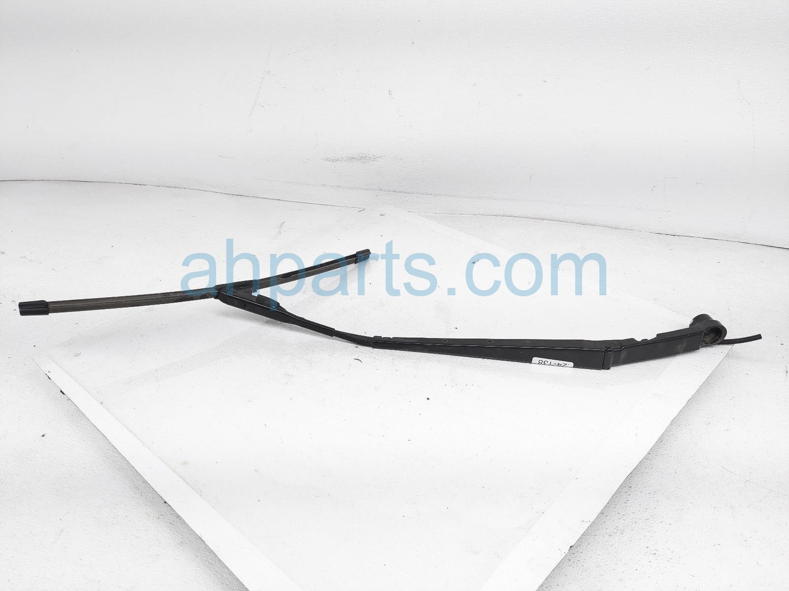 $20 Subaru RH WINDSHIELD WIPER ARM $20 Subaru RH WINDSHIELD WIPER ARM