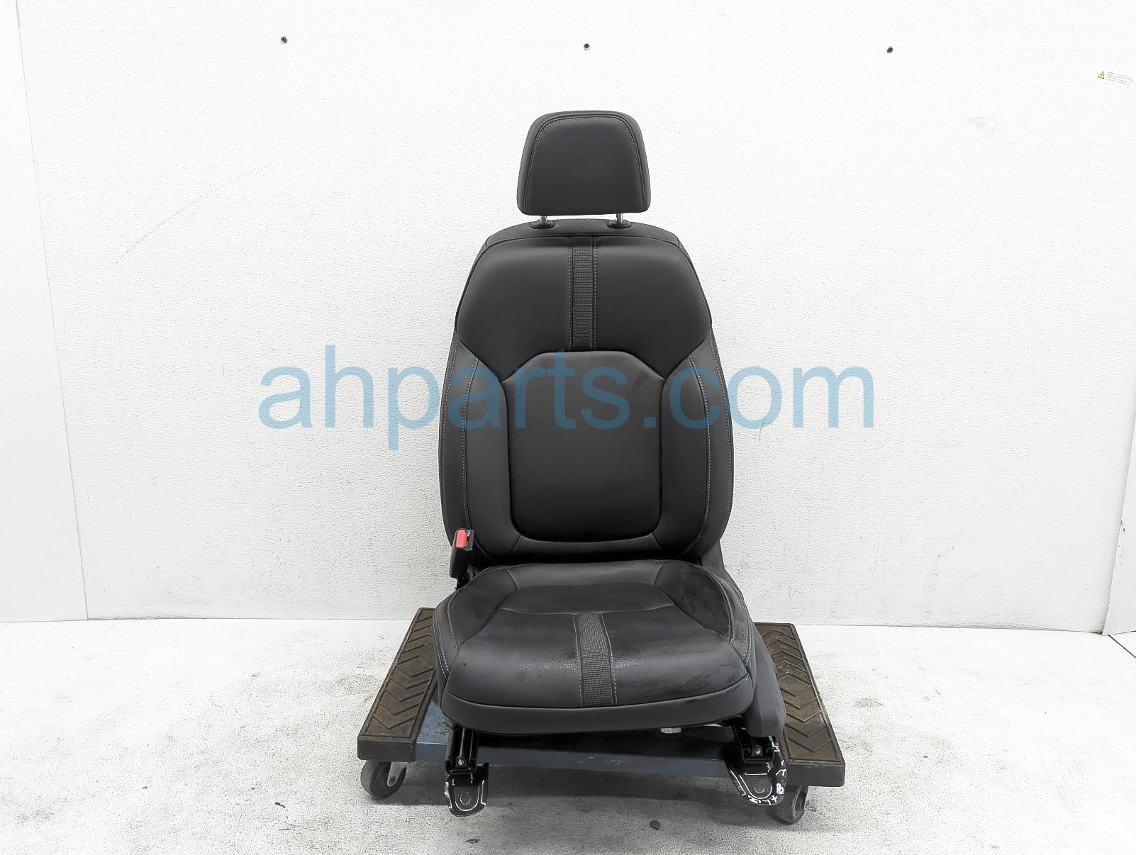 $600 Honda FR/LH SEAT - BLACK - W/O AIRBAG* $600 Honda FR/LH SEAT - BLACK - W/O AIRBAG*