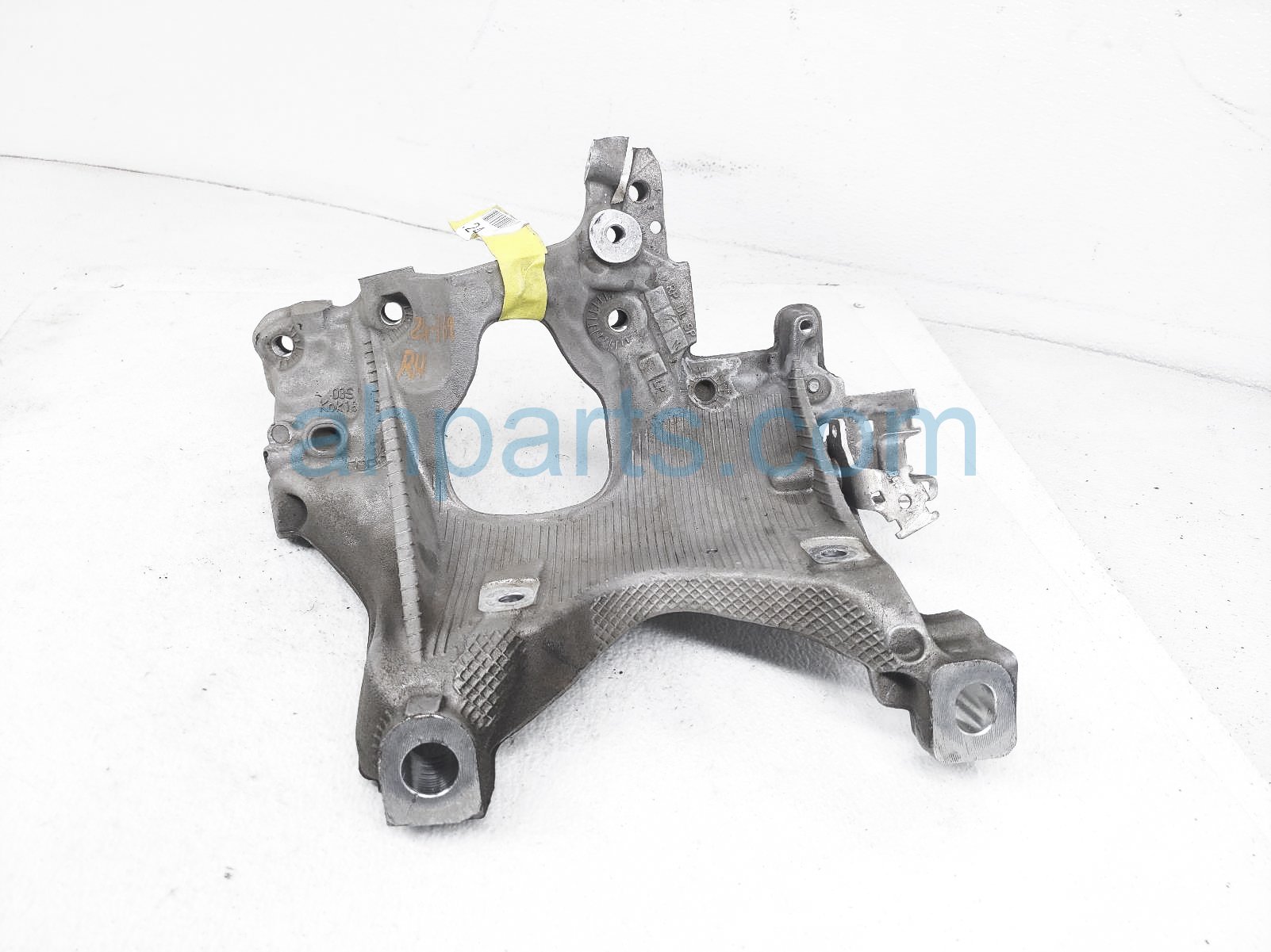 Audi RIGHT SIDE SUBFRAME MOUNT BRACKET