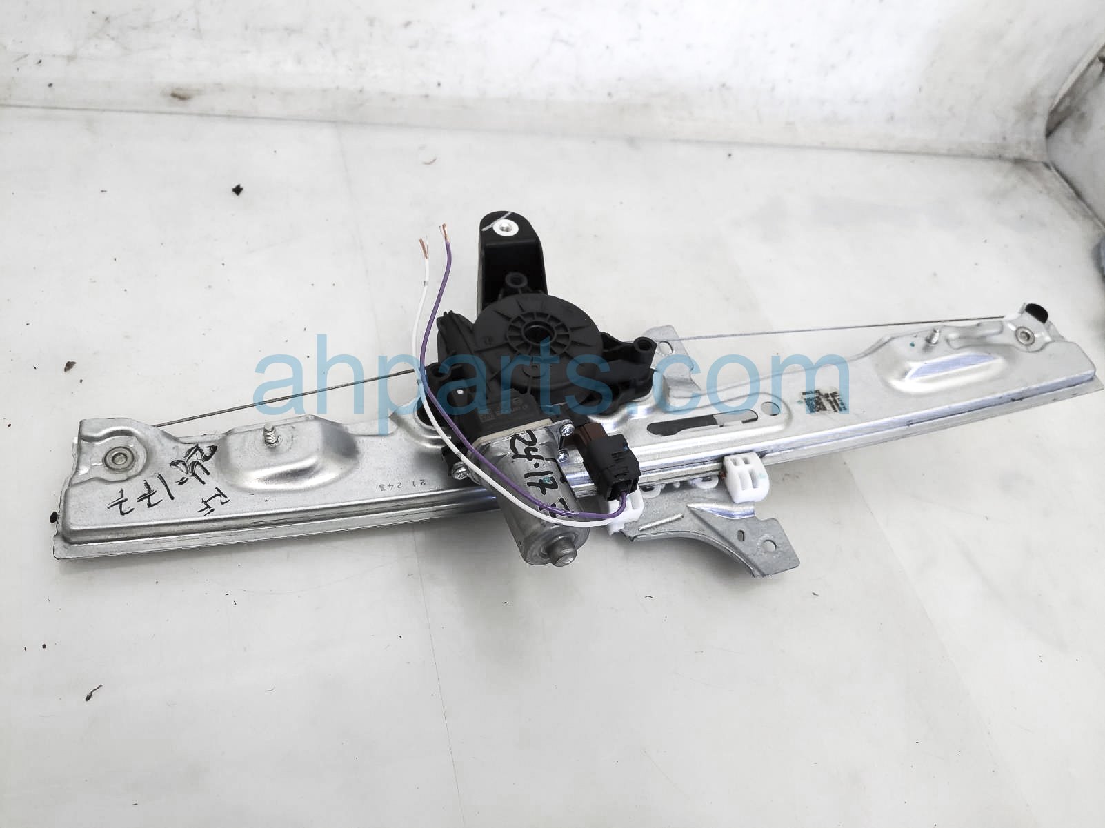 $175 Nissan FR/RH WINDOW REGULATOR W/MOTOR $175 Nissan FR/RH WINDOW REGULATOR W/MOTOR