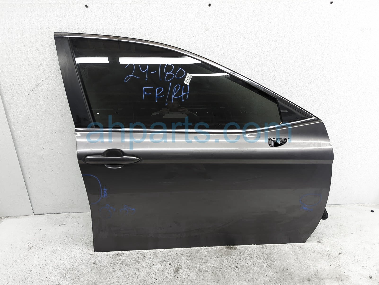 $800 Toyota FR/RH DOOR - GREY - NO MIRROR/TRIM* $800 Toyota FR/RH DOOR - GREY - NO MIRROR/TRIM*