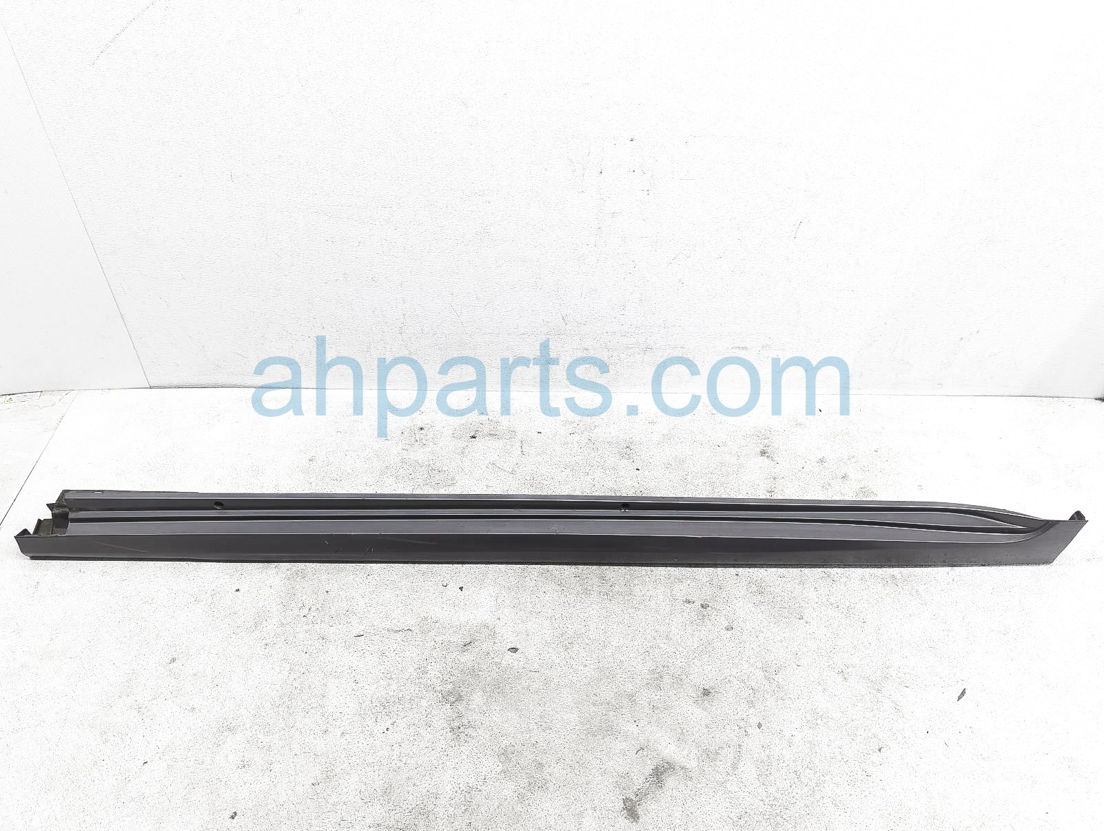 $175 Toyota LH SIDE SKIRT / MOLDING - GREY LE