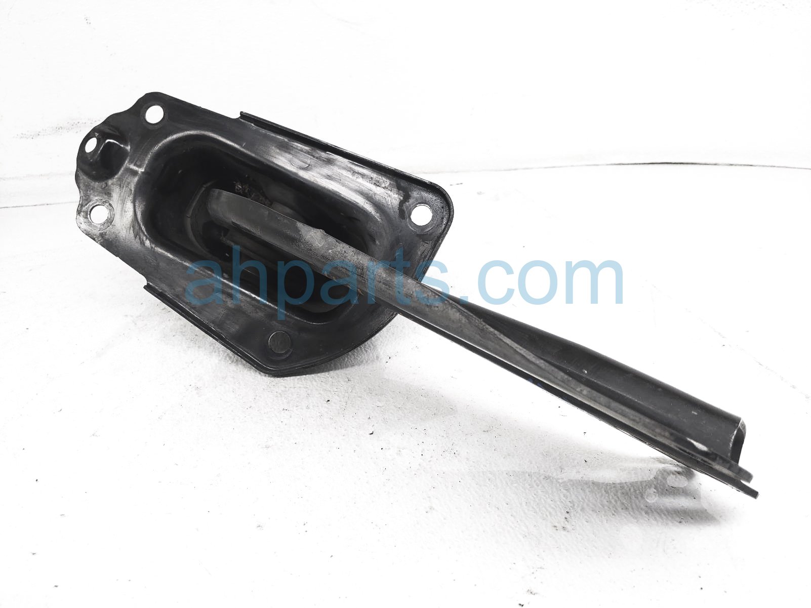 $75 Toyota RR/RH TRAILING CONTROL ARM $75 Toyota RR/RH TRAILING CONTROL ARM
