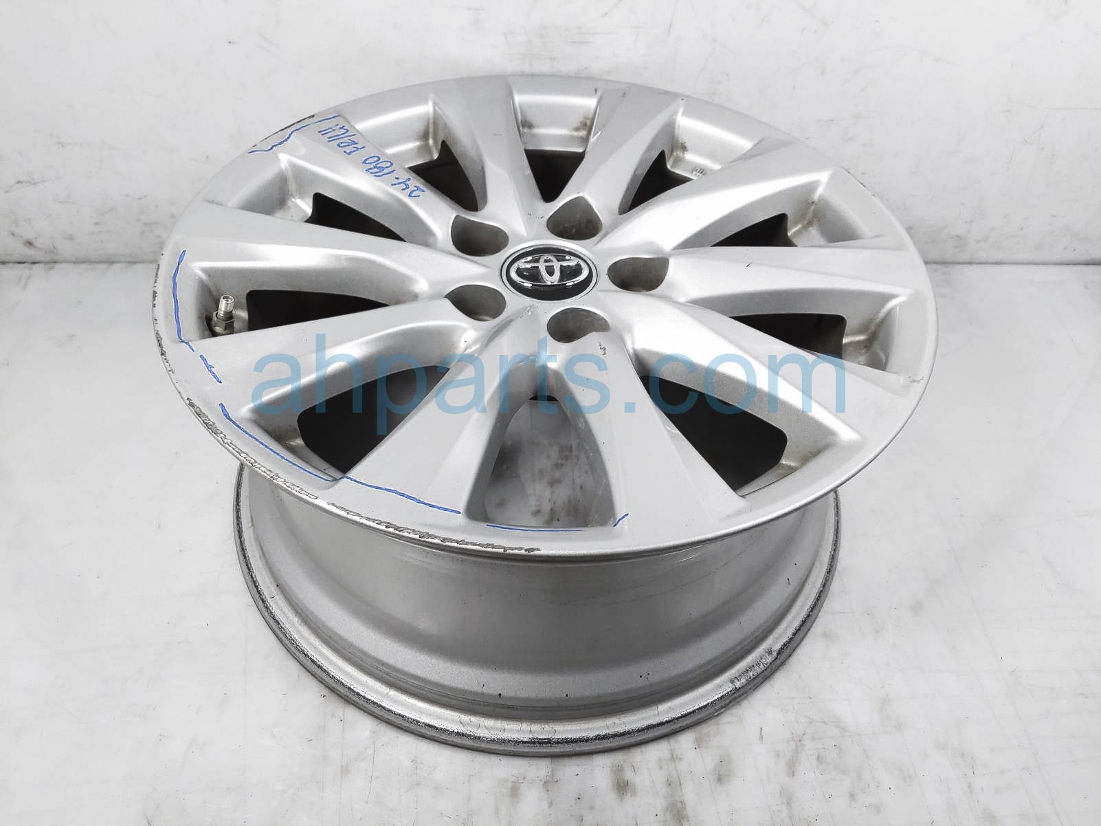 $135 Toyota FR/LH WHEEL / RIM - LIGHT CURB $135 Toyota FR/LH WHEEL / RIM - LIGHT CURB