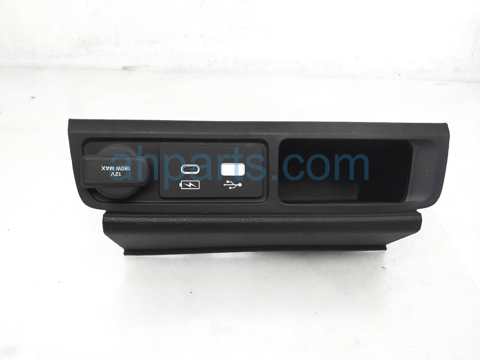 $30 Honda USB CHARGE PORT W/BLK TRIM - ON DASH