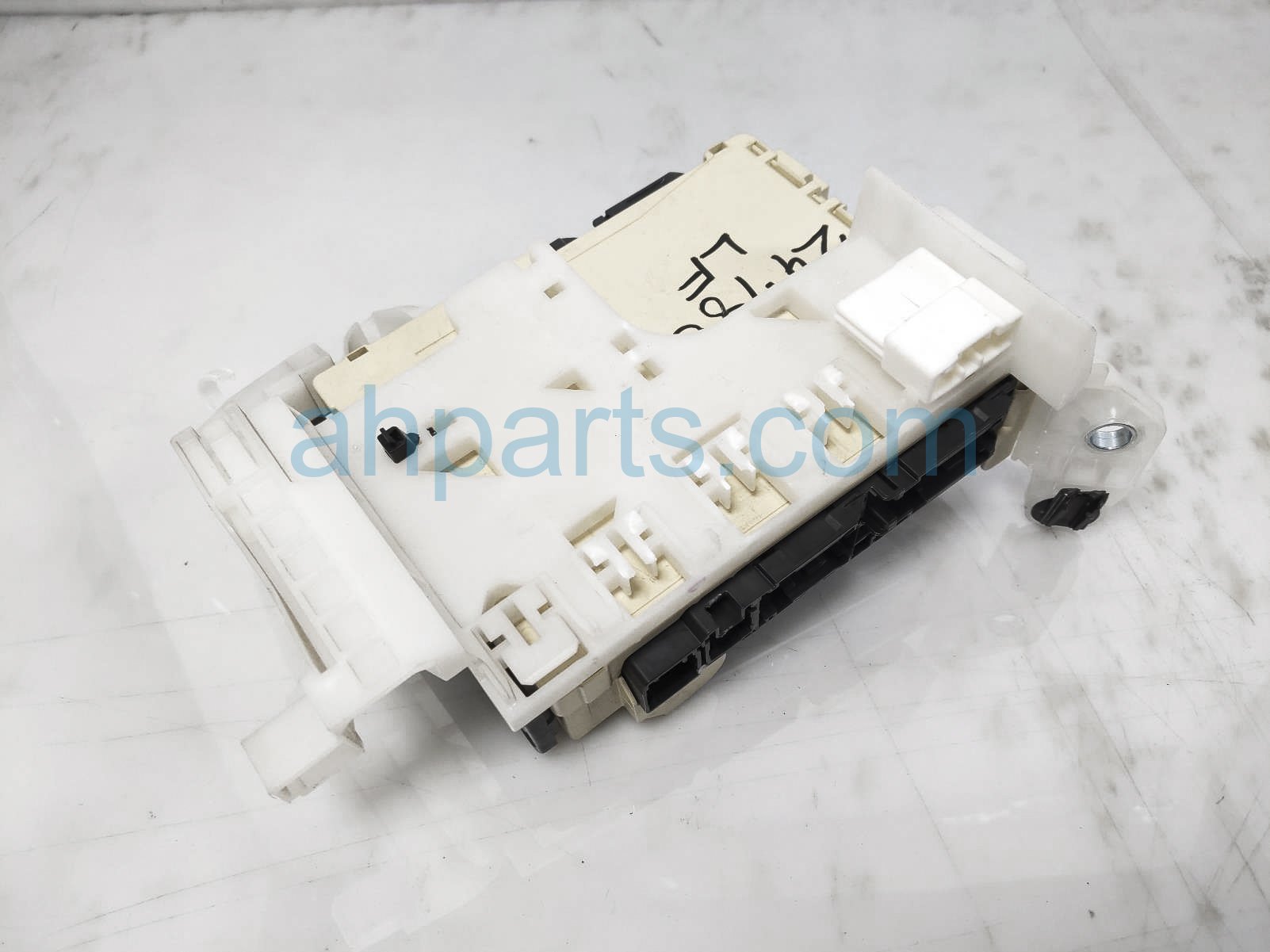 $125 Toyota MULTIPLEX NETWORK BODY CONTROL UNIT $125 Toyota MULTIPLEX NETWORK BODY CONTROL UNIT