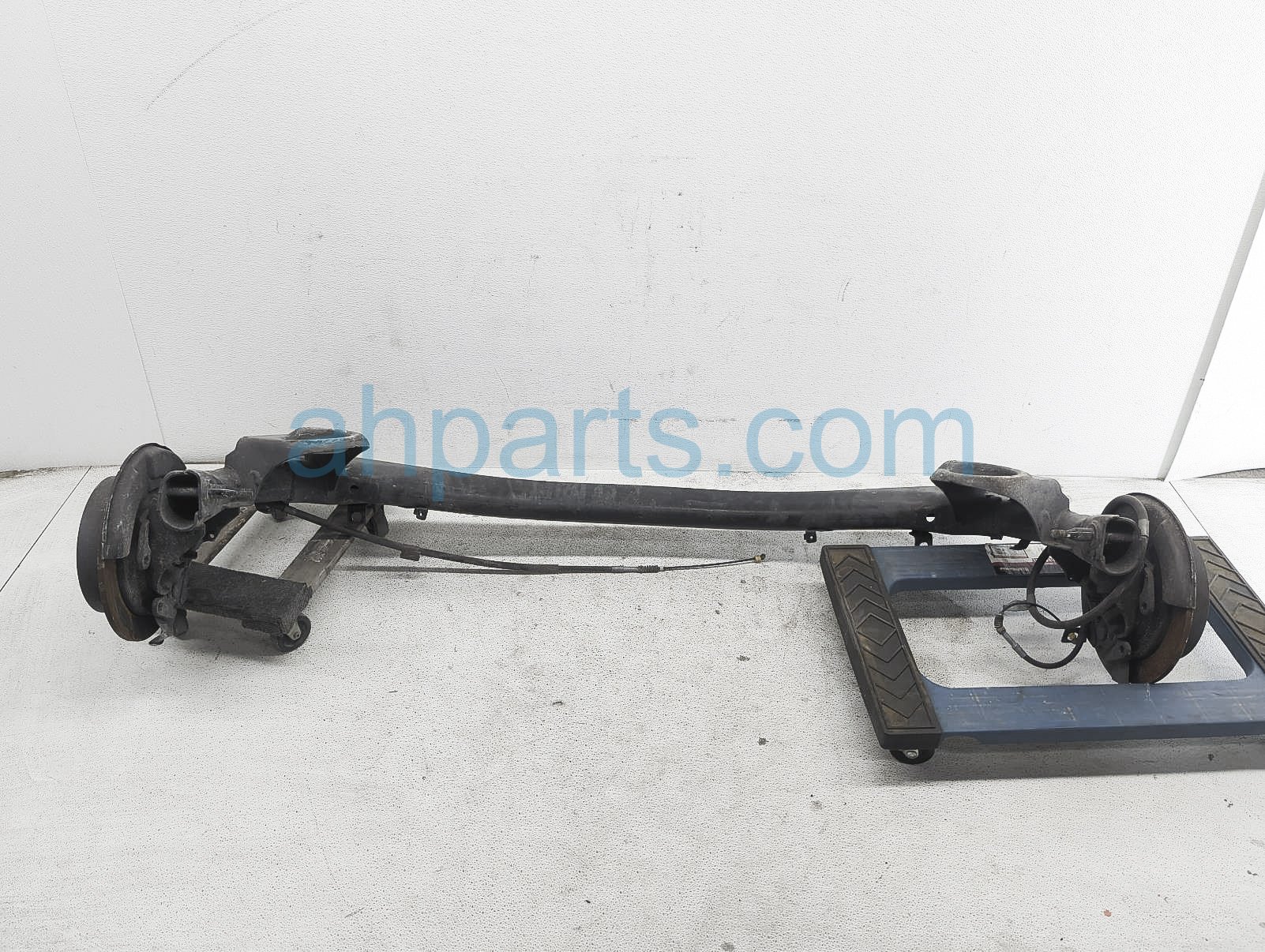 $395 Toyota REAR LOADED AXLE TORSION BEAM - FWD