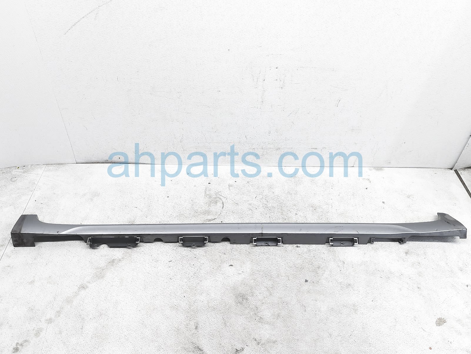$125 Toyota LH ROCKER MOLDING / SIDE SKIRT-SLVR $125 Toyota LH ROCKER MOLDING / SIDE SKIRT-SLVR